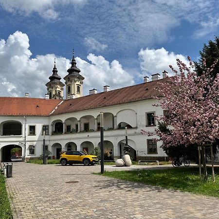 Forst-Haz Apartman Eger Exterior photo